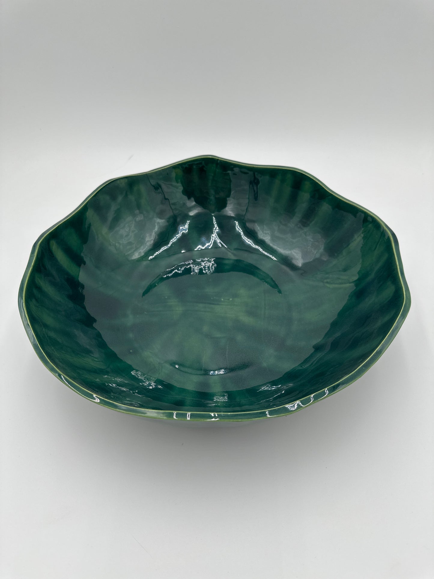 Wavy bowl